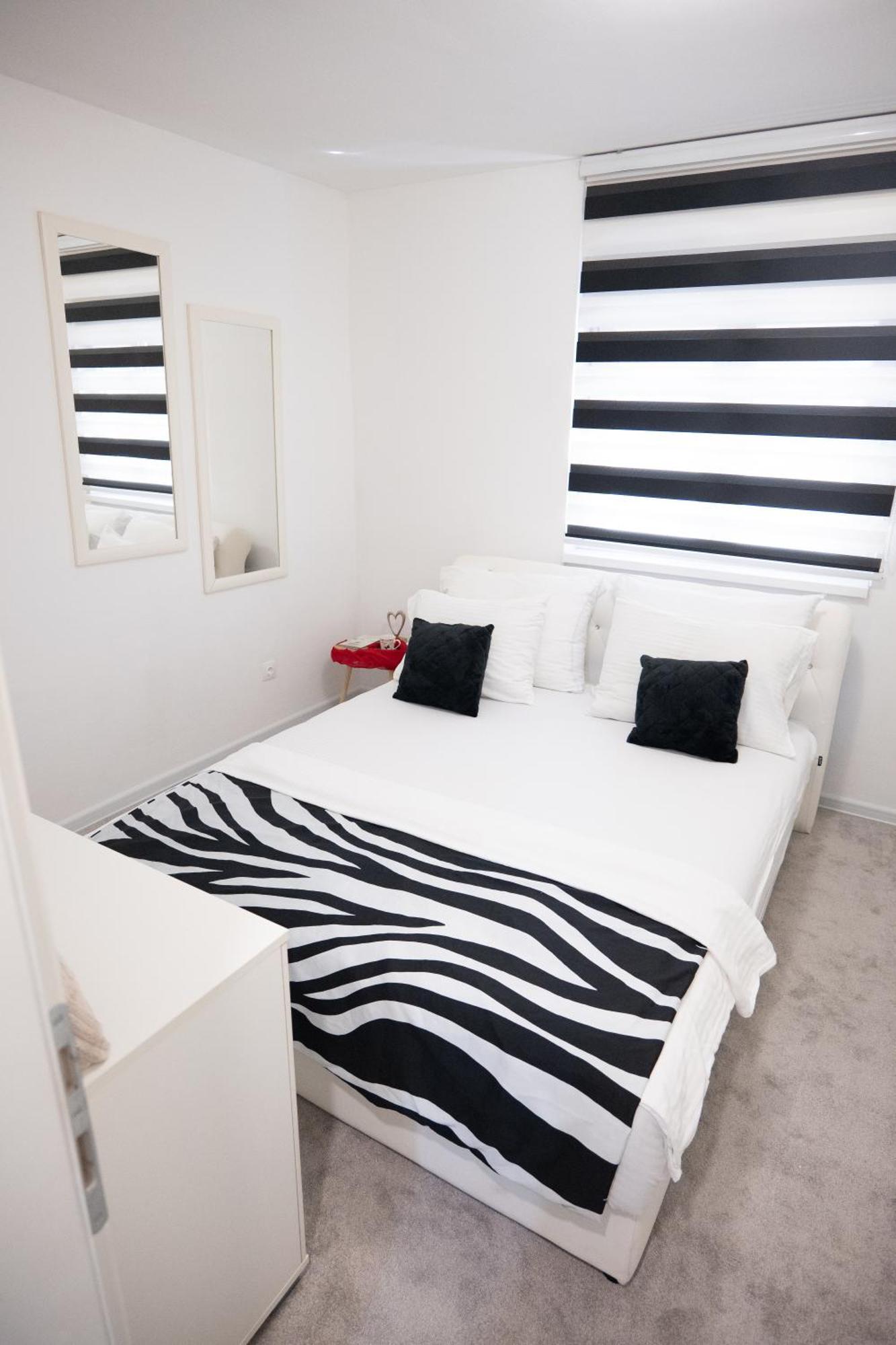 Grandeur Home Apartment Mostar - Free Parking Екстер'єр фото